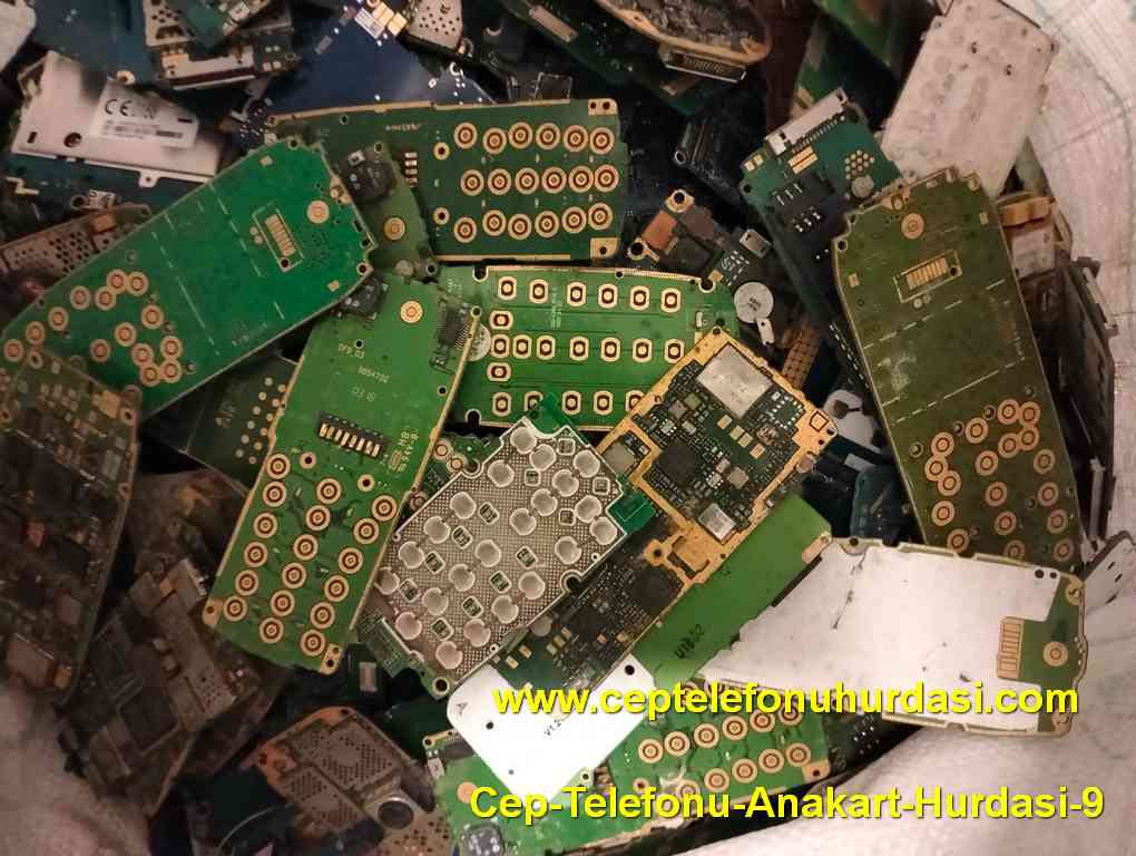 Tuşlu Cep Telefonu Anakartı Hurdası